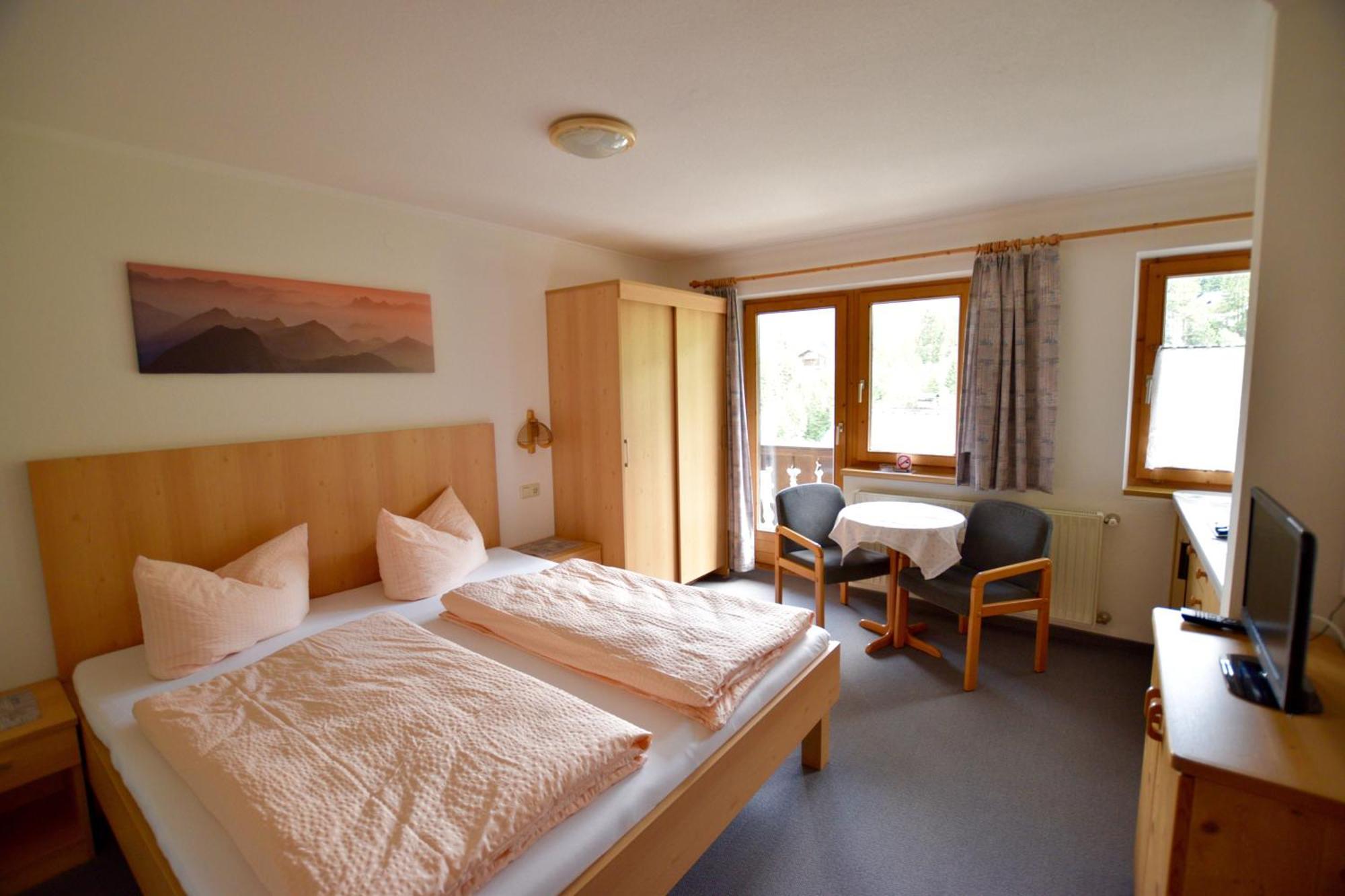 Hotel Haus Talblick à Lermoos Extérieur photo
