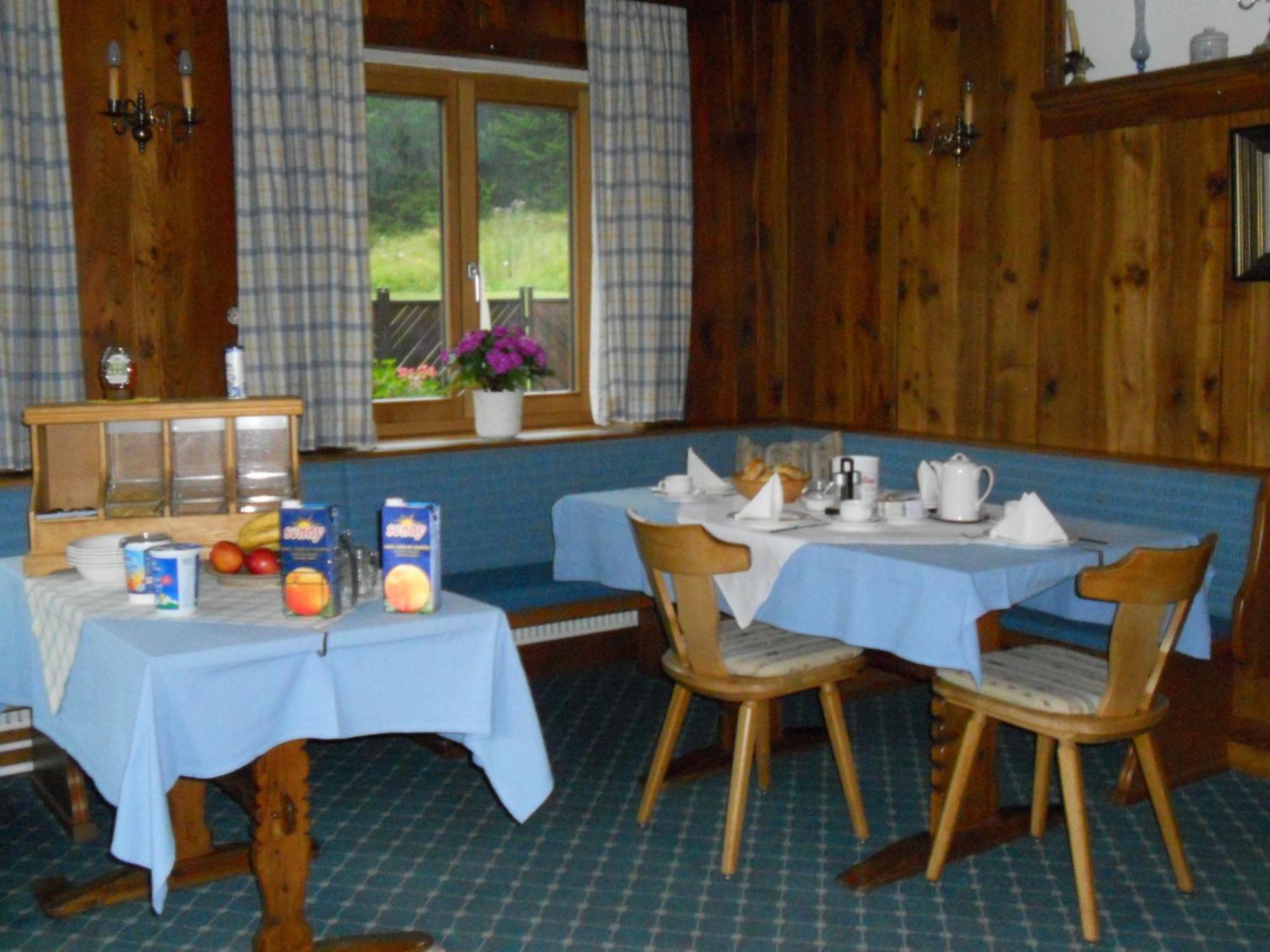 Hotel Haus Talblick à Lermoos Extérieur photo